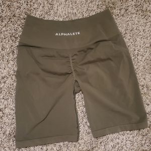 Alphalete Amplify 6.5 Inch Shorts Size L Oak